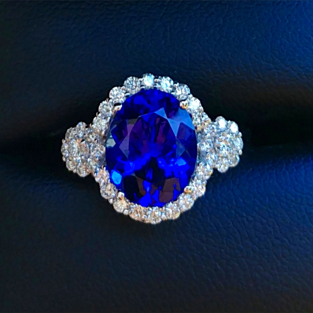 💙Appraised Tanzanite and Diamond Platinum Ring💙